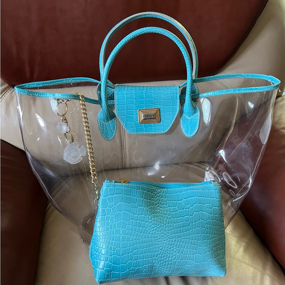 Clear beach bag or spa with attached small cosmetic bag